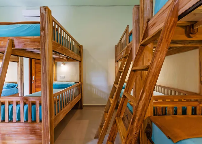 Lembongan Hostel